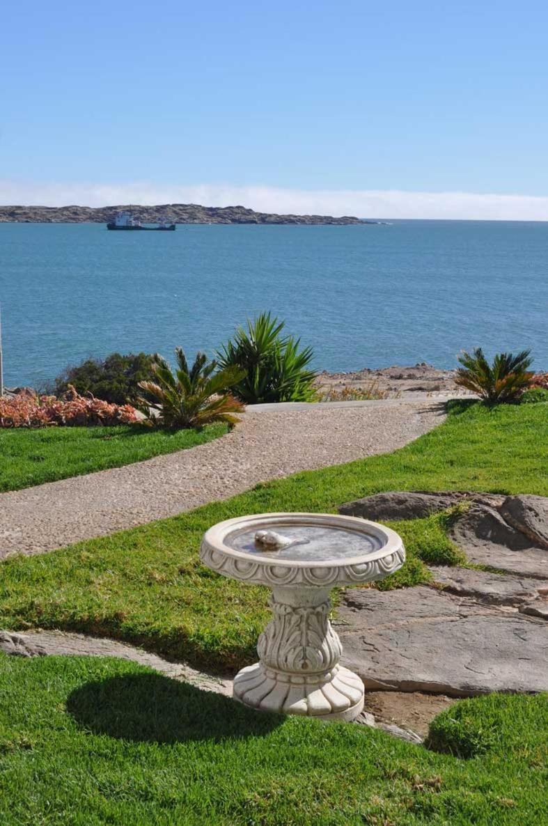 Kairos Cottage B&B Luderitz ภายนอก รูปภาพ