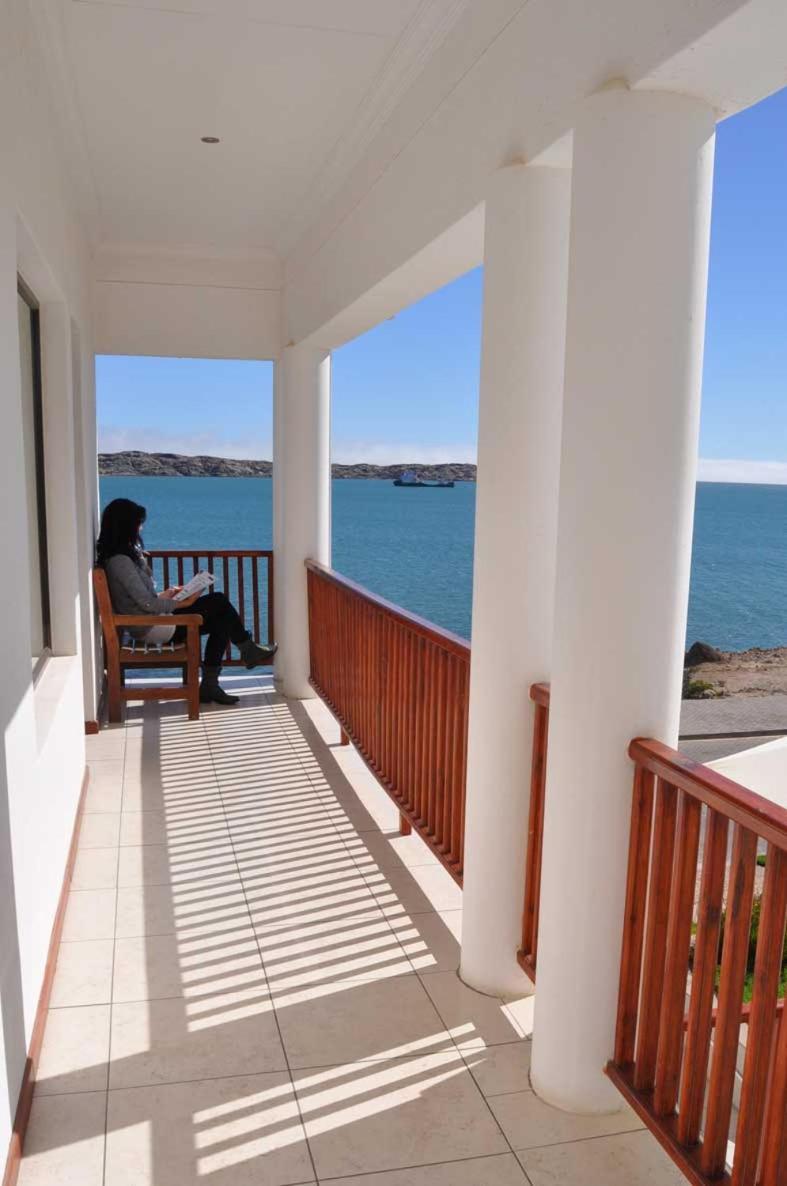 Kairos Cottage B&B Luderitz ภายนอก รูปภาพ