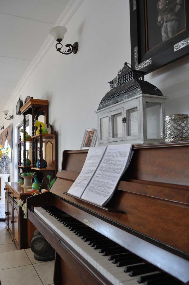 Kairos Cottage B&B Luderitz ภายนอก รูปภาพ