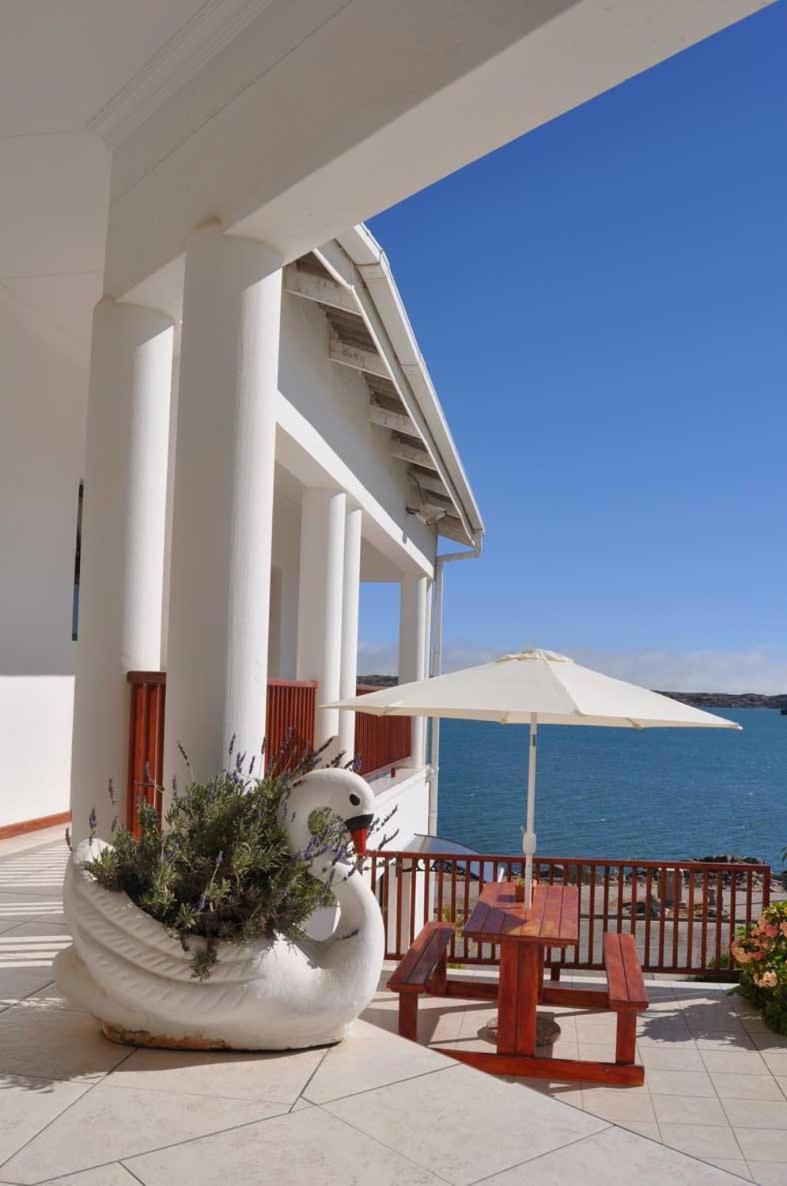 Kairos Cottage B&B Luderitz ภายนอก รูปภาพ