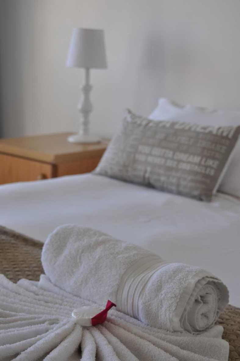 Kairos Cottage B&B Luderitz ภายนอก รูปภาพ
