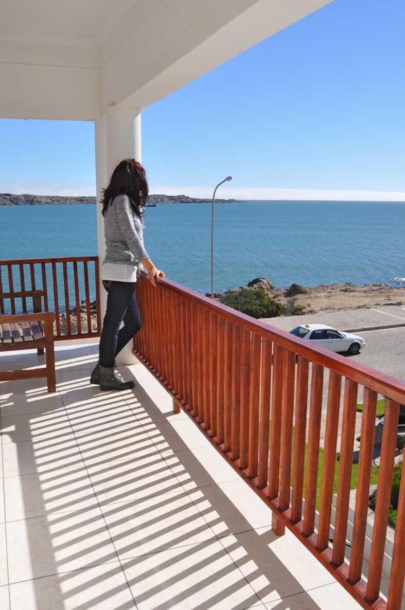 Kairos Cottage B&B Luderitz ภายนอก รูปภาพ