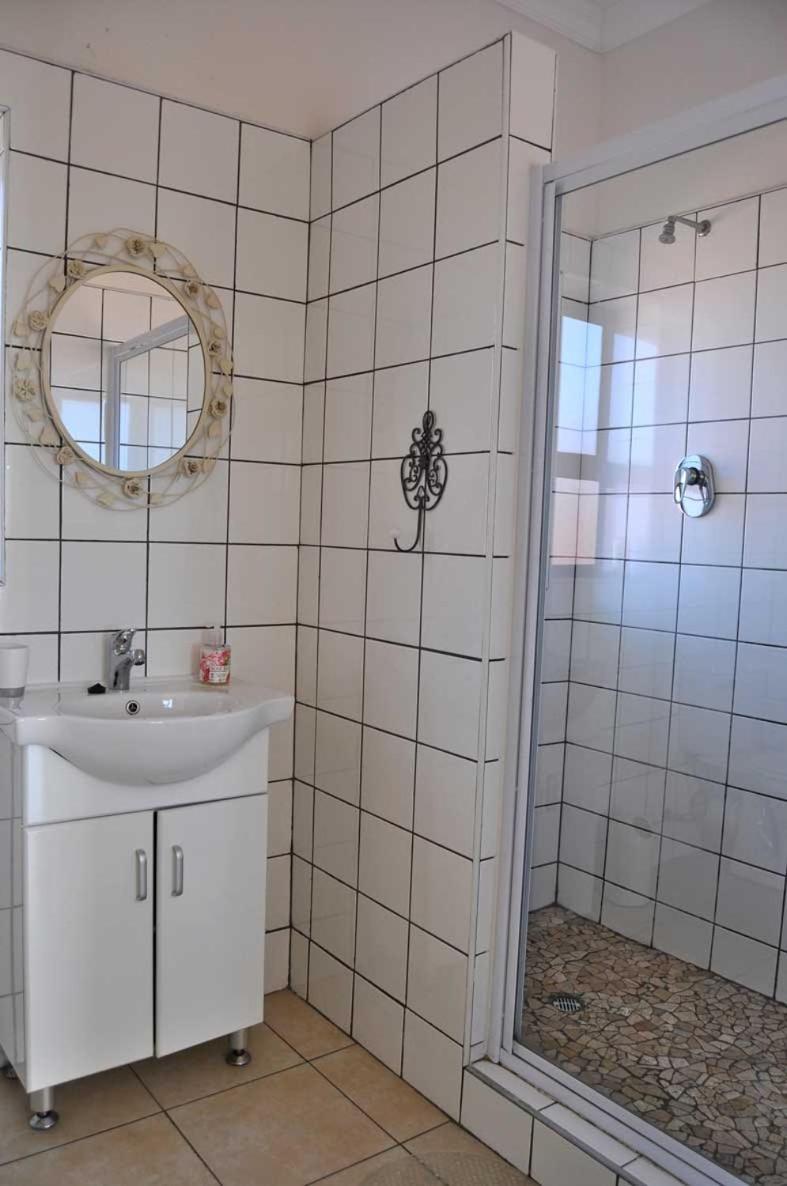 Kairos Cottage B&B Luderitz ภายนอก รูปภาพ