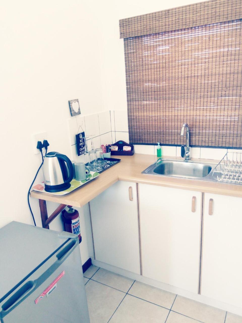 Kairos Cottage B&B Luderitz ภายนอก รูปภาพ