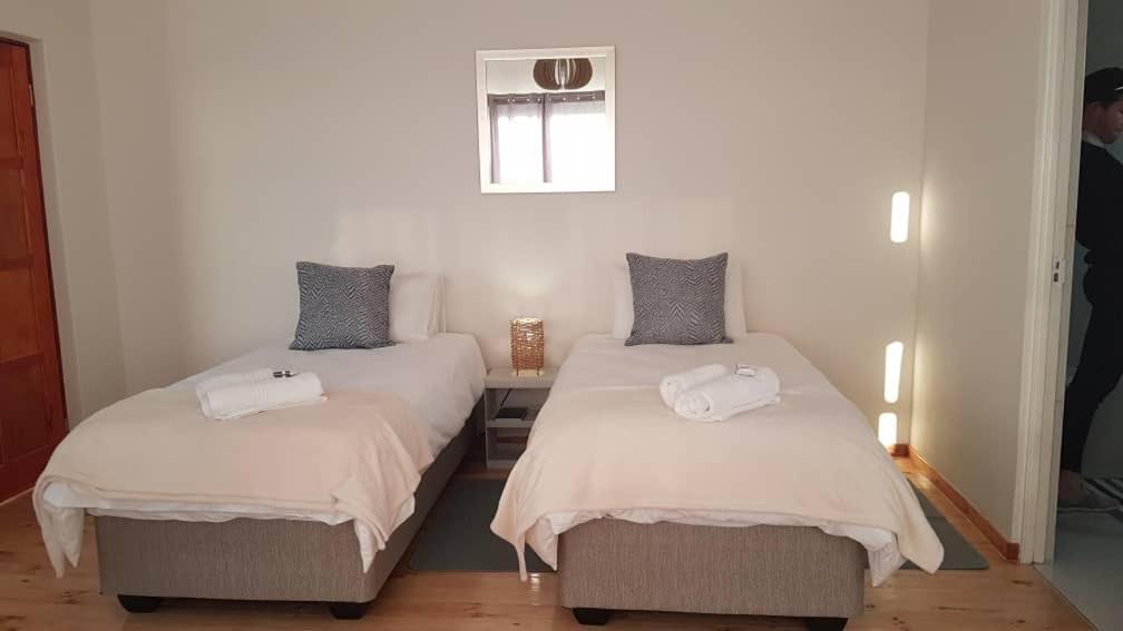Kairos Cottage B&B Luderitz ภายนอก รูปภาพ