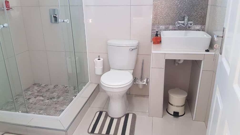 Kairos Cottage B&B Luderitz ภายนอก รูปภาพ